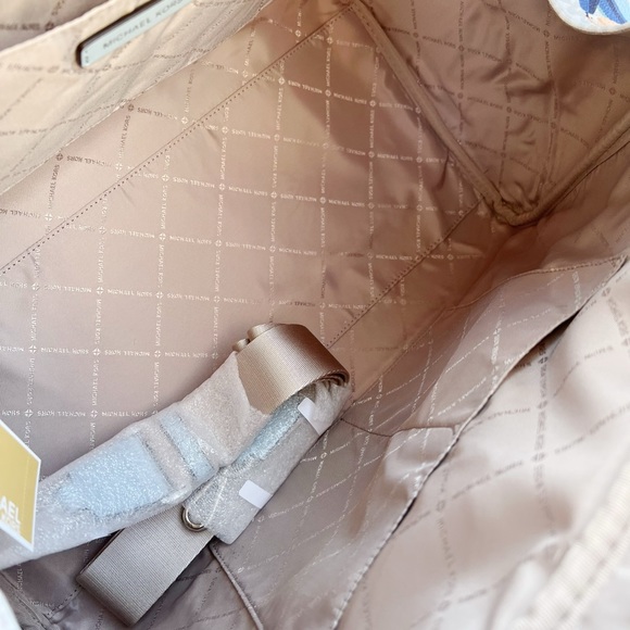 Michael Kors Large Weekender White MK - Picture 5 of 5